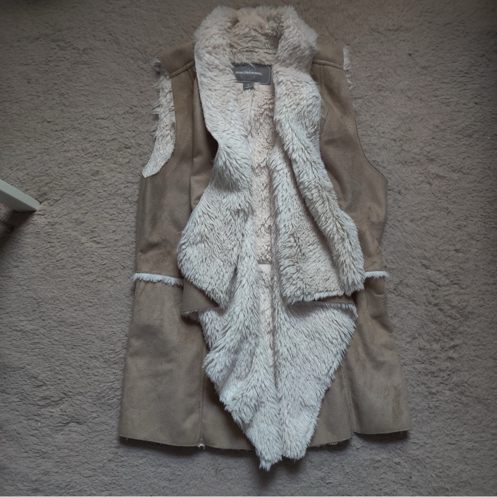 Johnston & Murphy Women's Faux Vegan Suede Fur Lined Vest Tan Cream Open Front